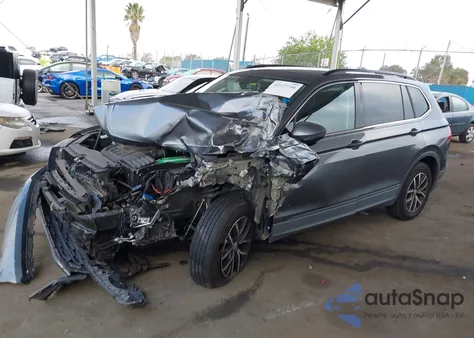 2019 Volkswagen Tiguan 2.0T Se/2.0T Sel/2.0T Sel R-Line/2.0T Sel R-Line Black из США, поврежденный, VIN 3VV3B7AX5KM161599